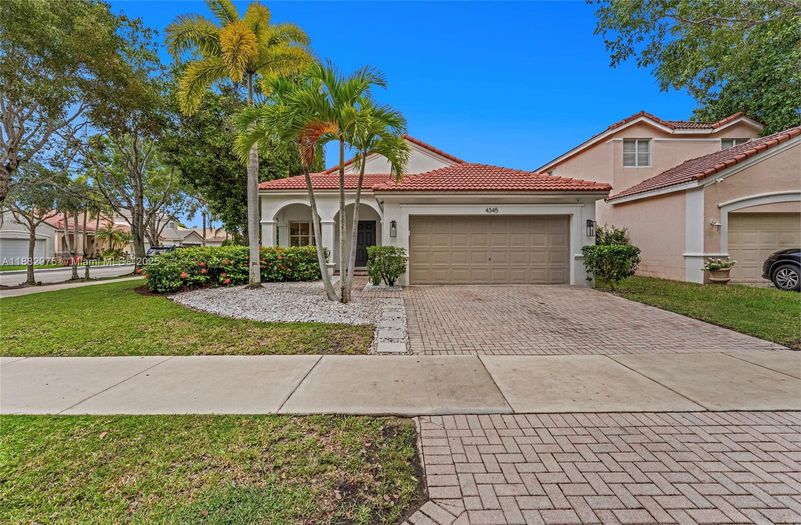 4345 Willow Ridge Dr, Weston FL 33331