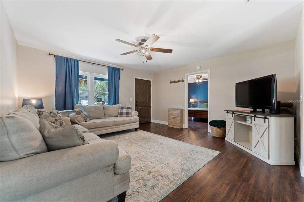 513 DOROTHY CIRCLE, EUSTIS, FL — photo 5 of 30