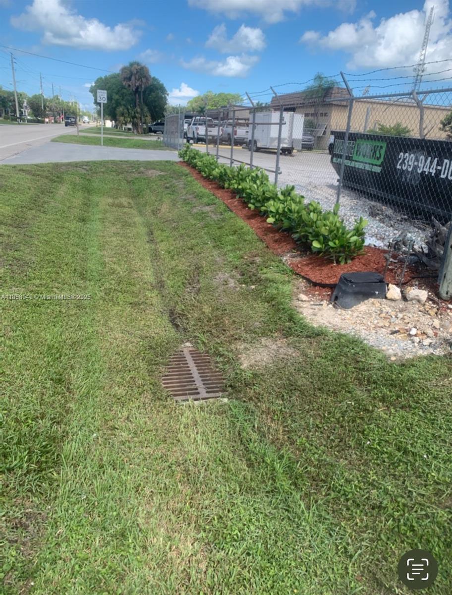 NAPLES, FL — photo 2 of 4