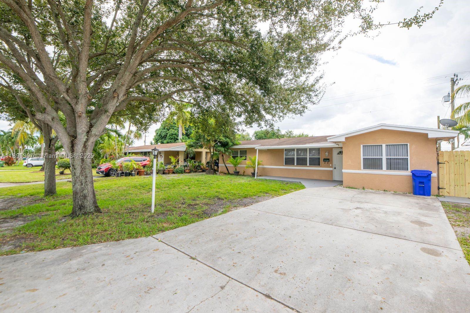 7720 NW 15th St, Pembroke Pines FL 33024