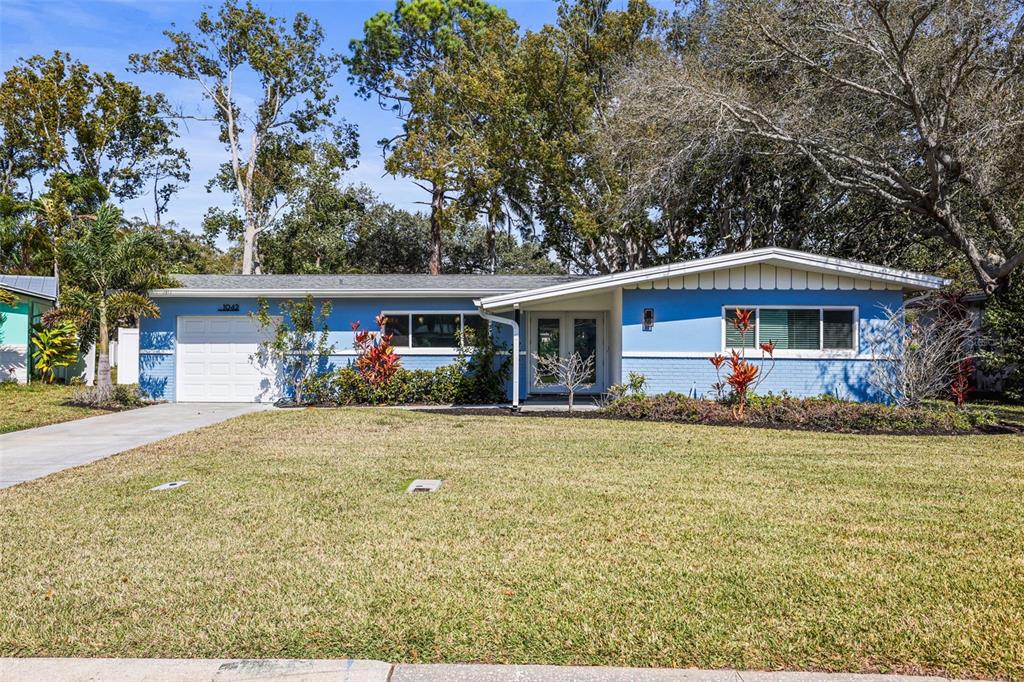 1042 IDLEWILD DRIVE N