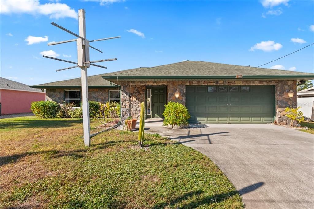 1560 INGRAM AVENUE, SARASOTA, FL — photo 3 of 30