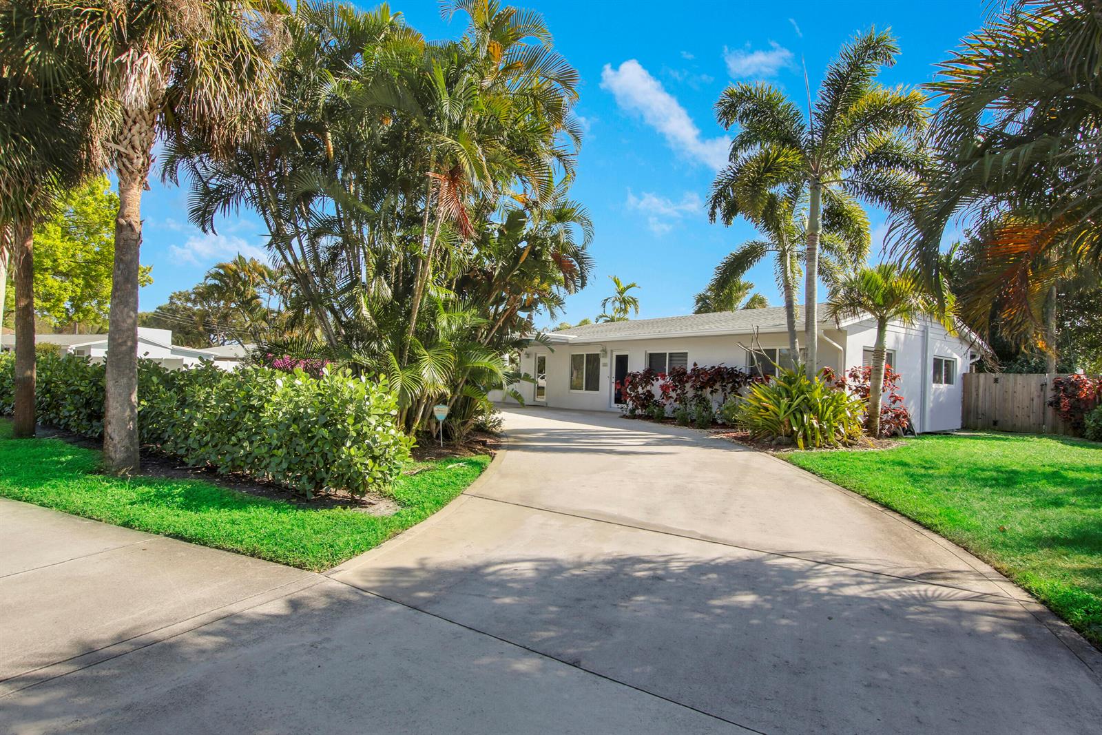 466 Tequesta Drive, Tequesta FL 33469