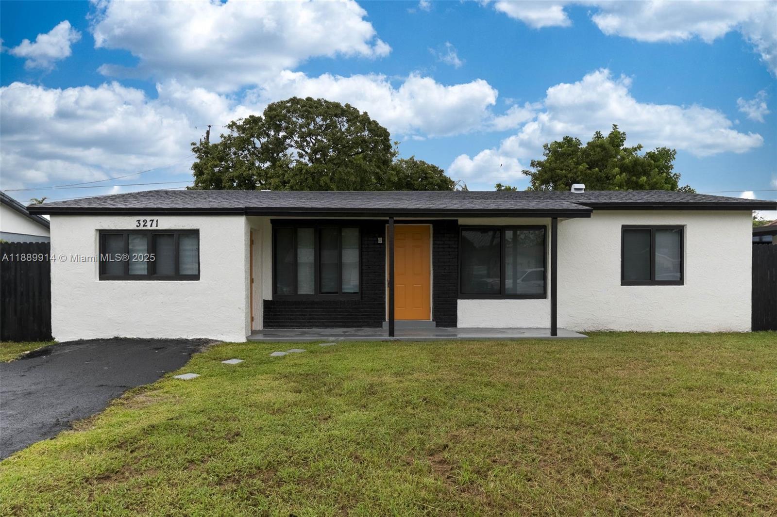 3271 NW 18th St, Lauderhill FL 33311