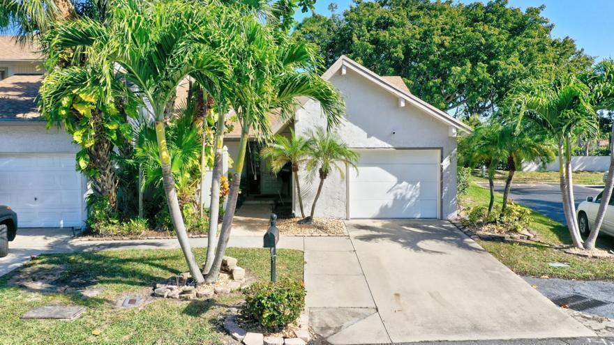 6660 Canary Palm Circle, Boca Raton FL 33433