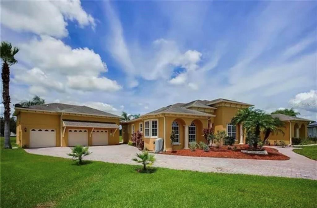 2120 BUNKER VIEW COURT