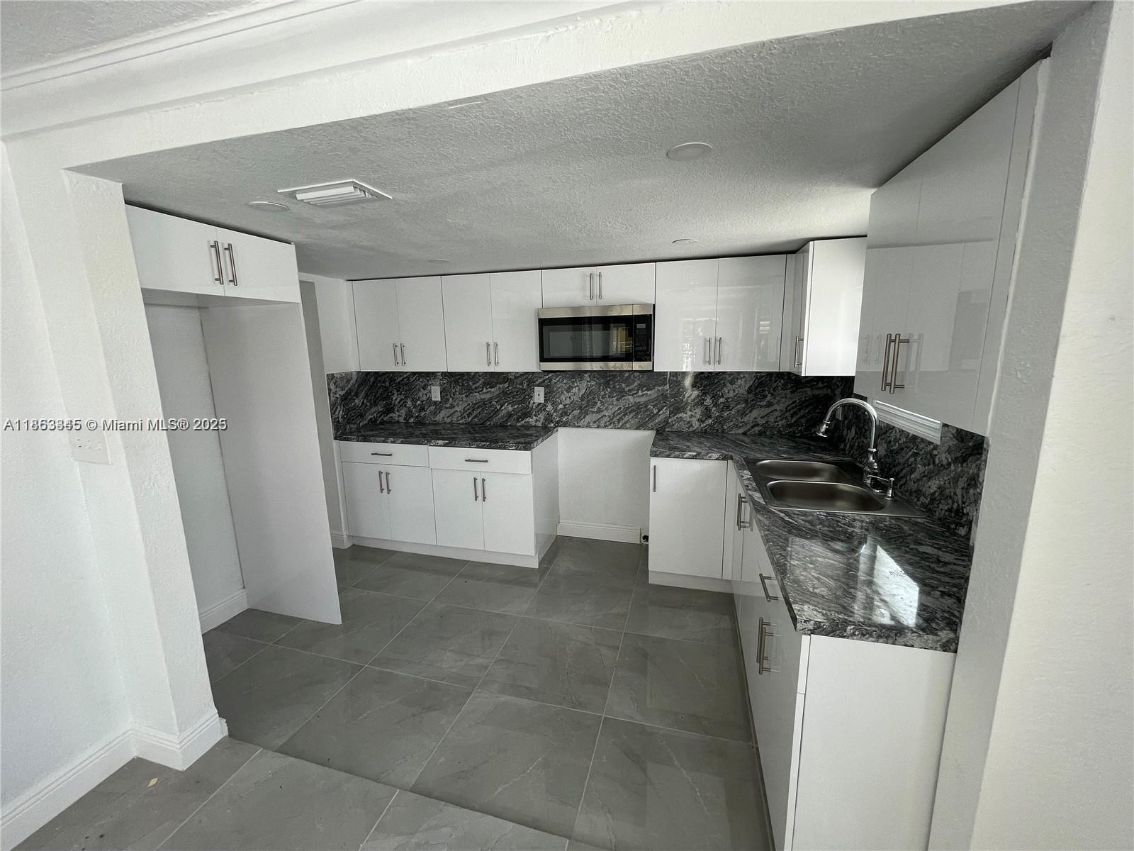 508 E 40th St, Hialeah FL 33013, HIALEAH, FL — photo 2 of 8