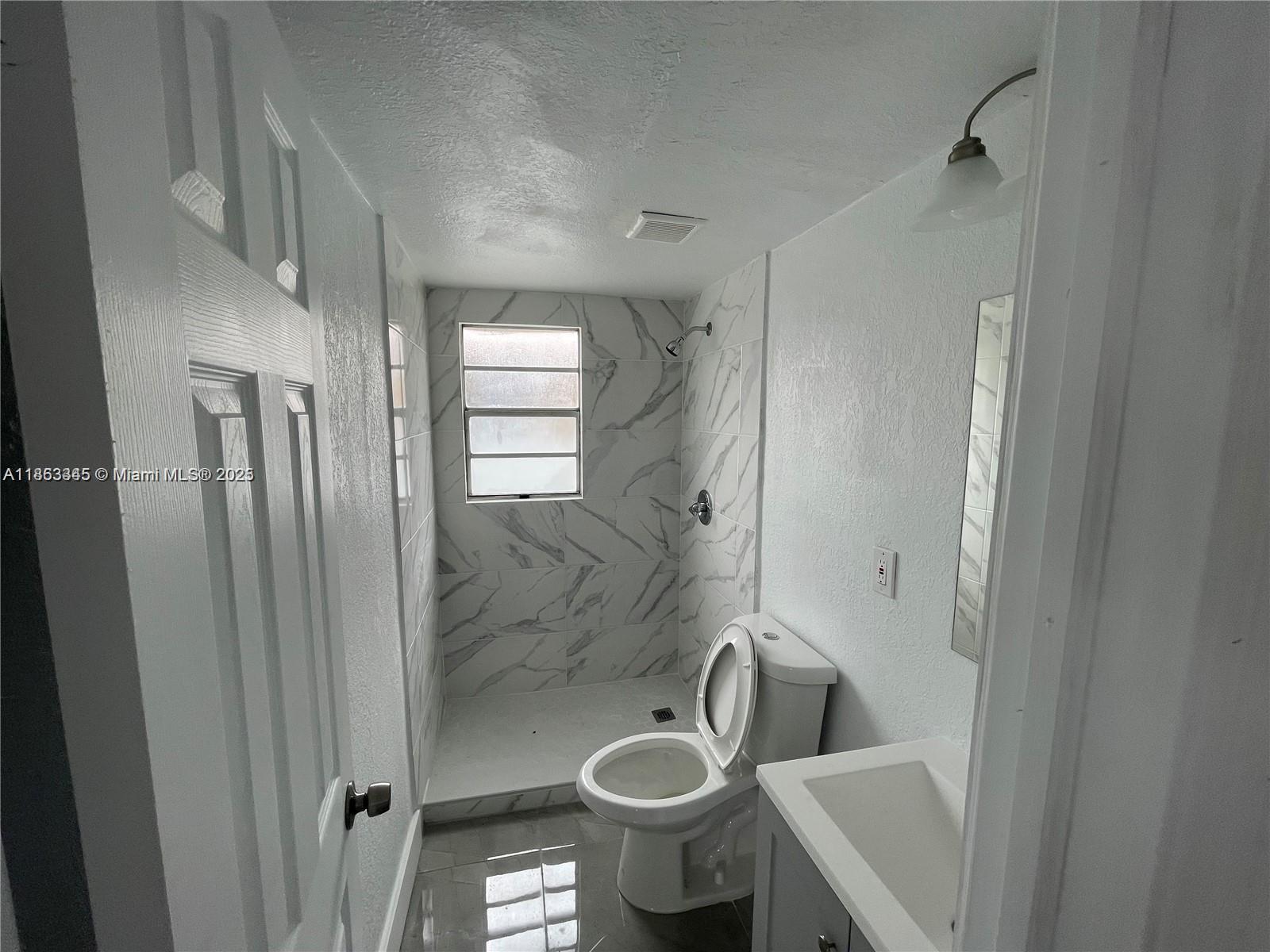508 E 40th St, Hialeah FL 33013, HIALEAH, FL — photo 5 of 8