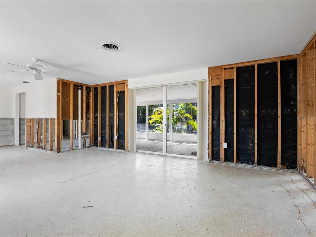 734 CANAL ROAD, SARASOTA, FL — photo 5 of 30