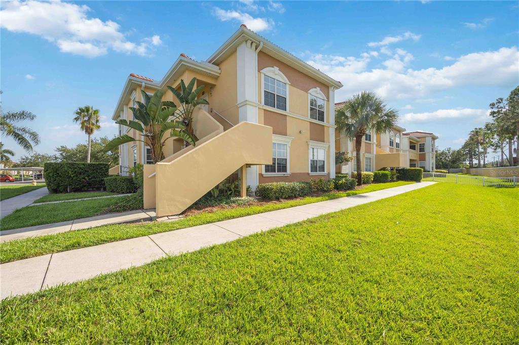 1195 VILLAGIO CIRCLE UNIT 208