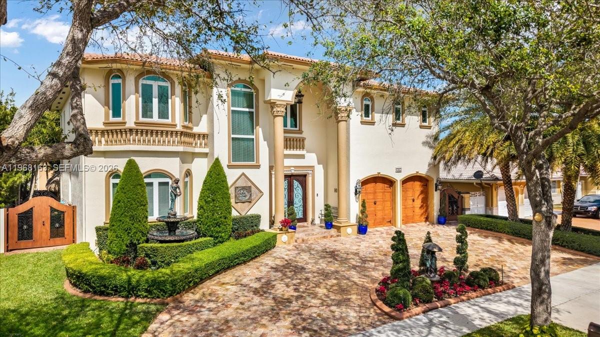 7851 NW 166th Ter, Miami Lakes FL 33016