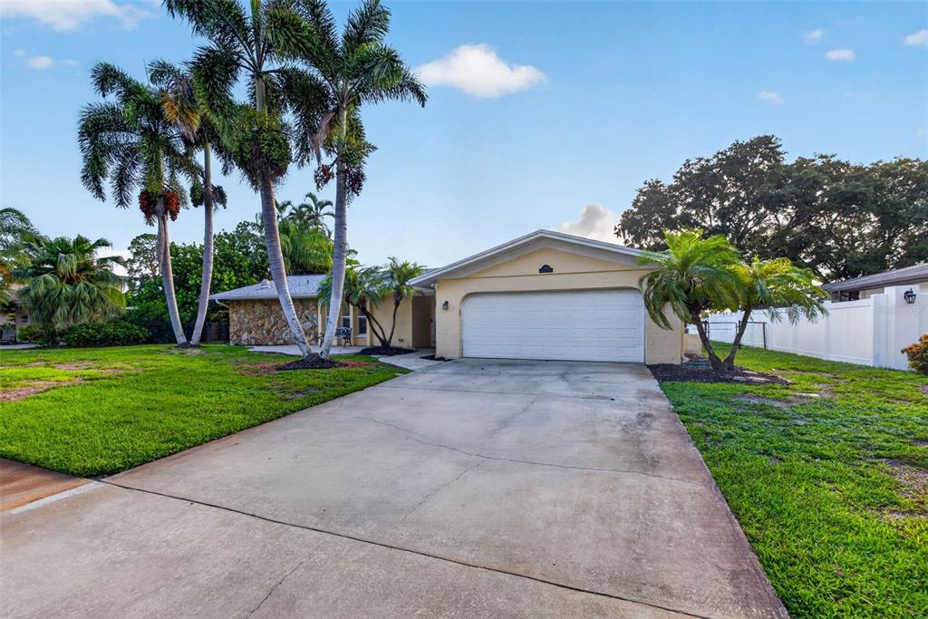 6390 BURNING TREE DRIVE, SEMINOLE, FL — photo 2 of 30