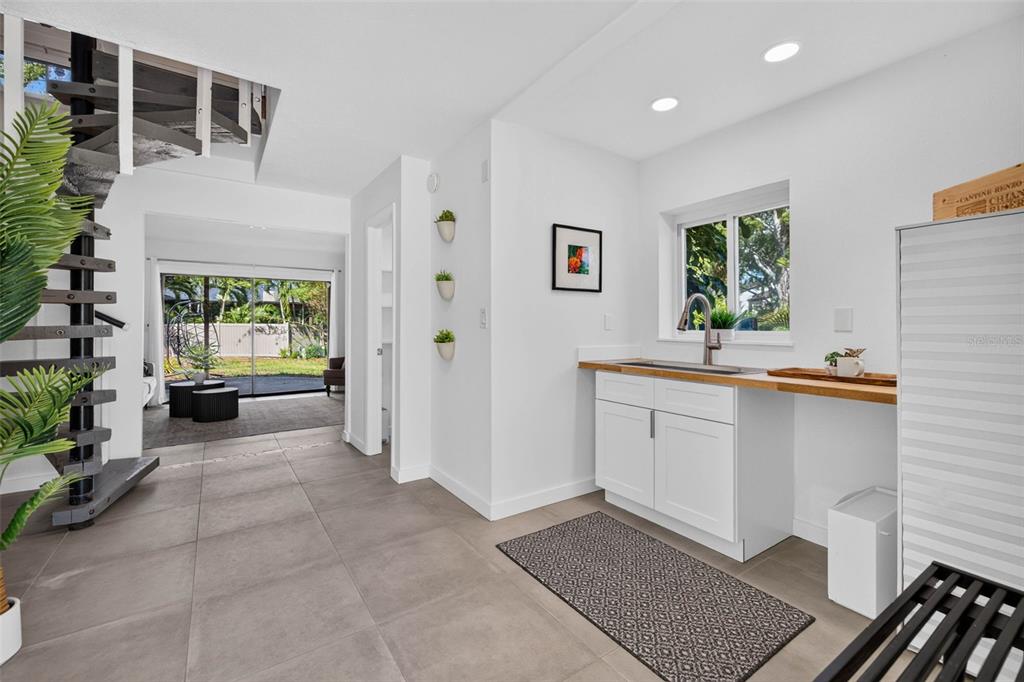 1300 PLEASANT WAY S, ST PETERSBURG, FL — photo 3 of 30