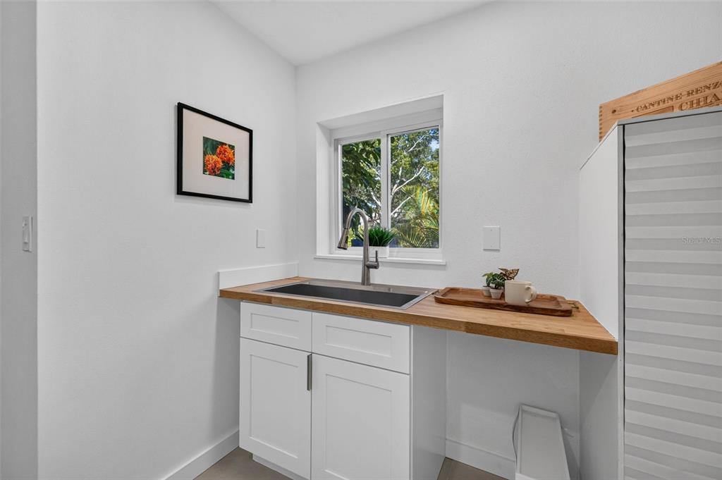1300 PLEASANT WAY S, ST PETERSBURG, FL — photo 4 of 30