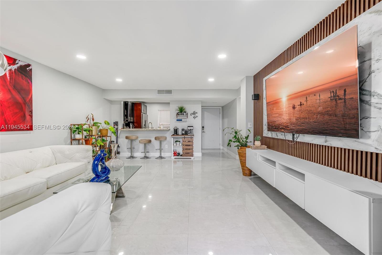 8635 NW 8th St # 413, Miami FL 33126