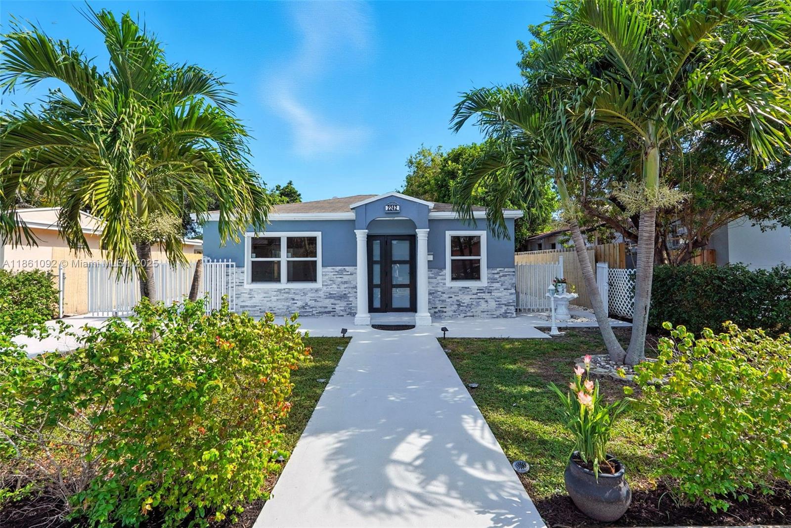 2242 Coolidge St, Hollywood FL 33020