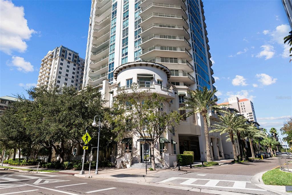 450 KNIGHTS RUN AVENUE UNIT 405