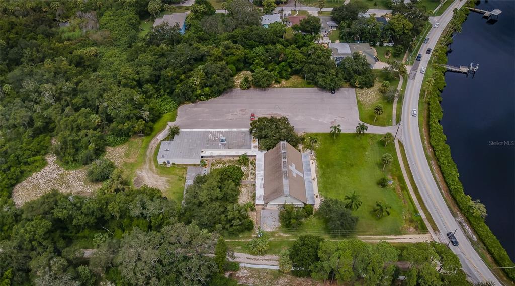 407 WHITCOMB BOULEVARD