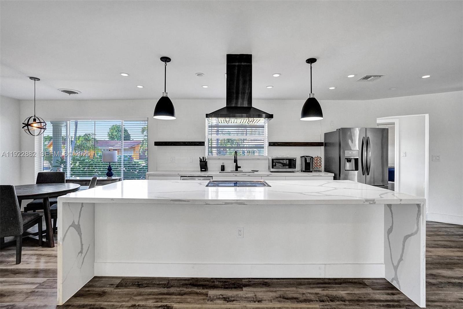 2106 NE 16th Ave, Wilton Manors FL 33305