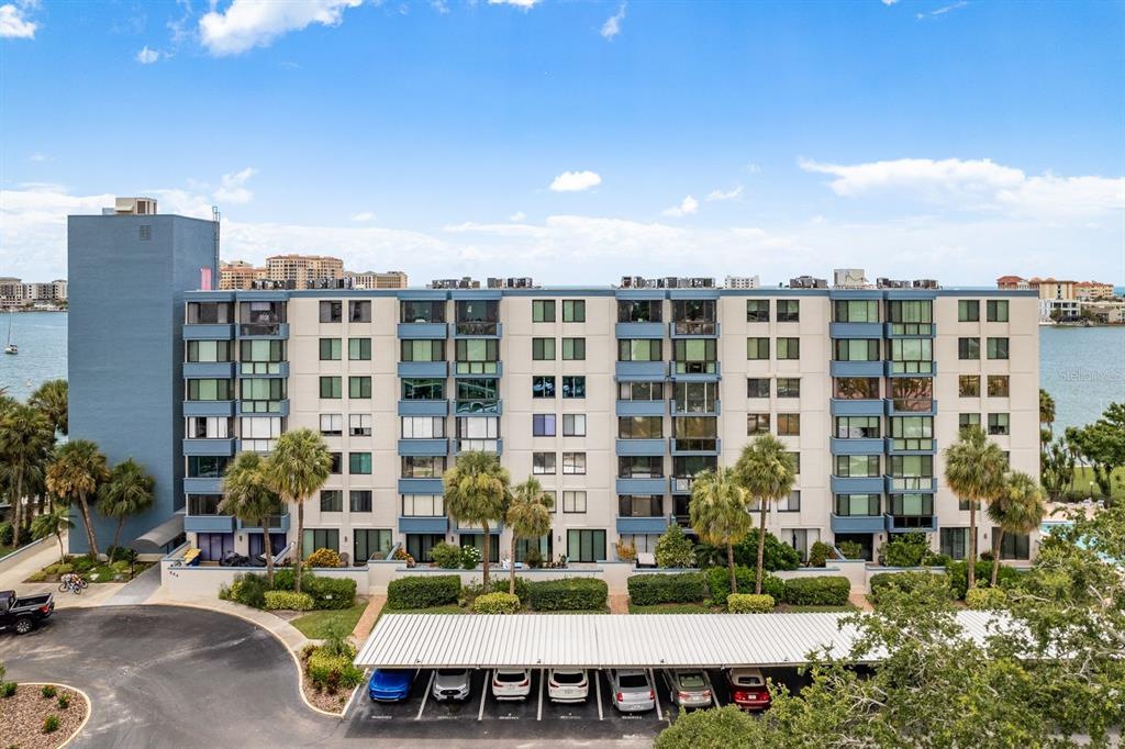 644 ISLAND WAY UNIT 702