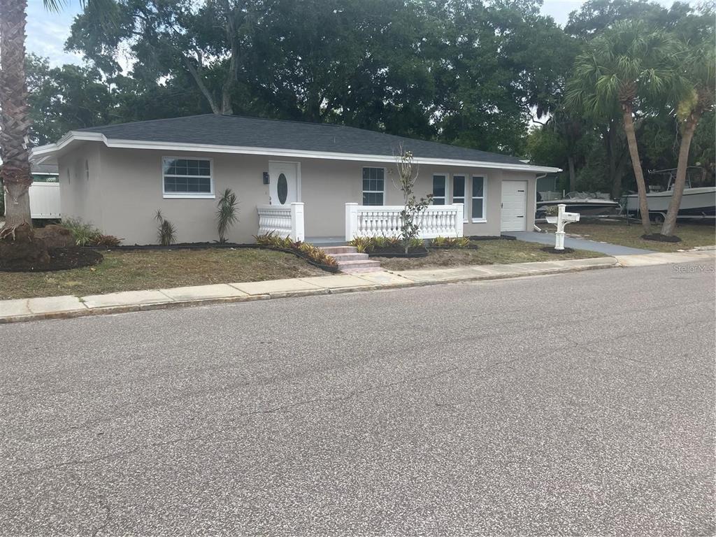 601 BANANA STREET