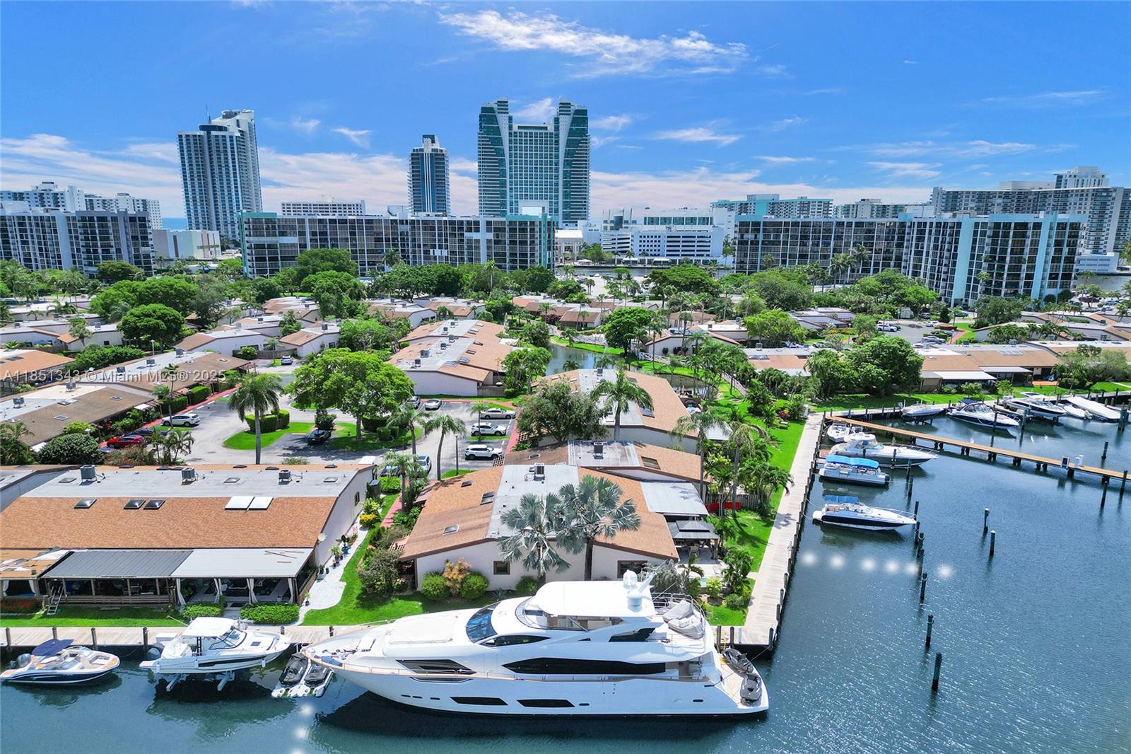 2649 S Parkview Dr, Hallandale Beach FL 33009