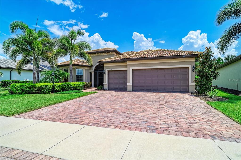 17226 SEAFORD WAY, LAKEWOOD RANCH, FL — photo 3 of 30