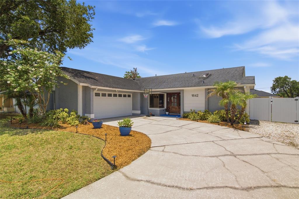 1642 COLLEEN DRIVE