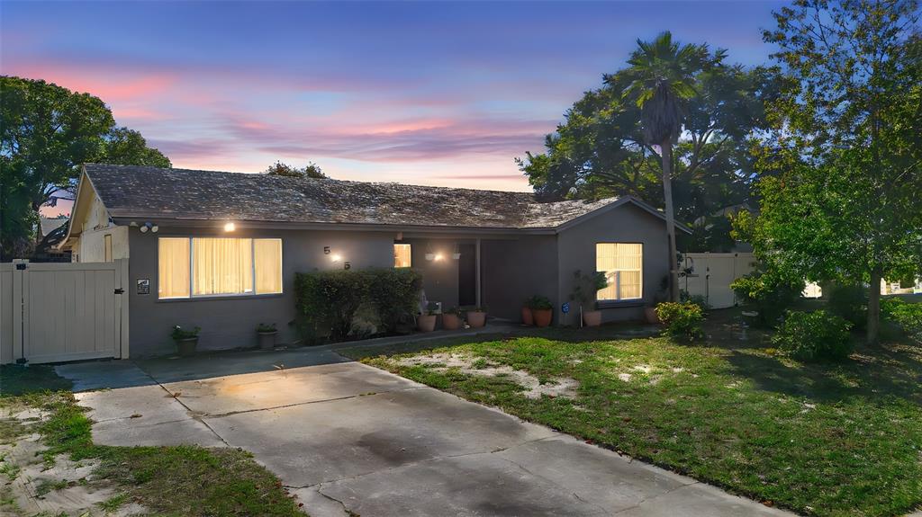 525 E FOOTHILL WAY