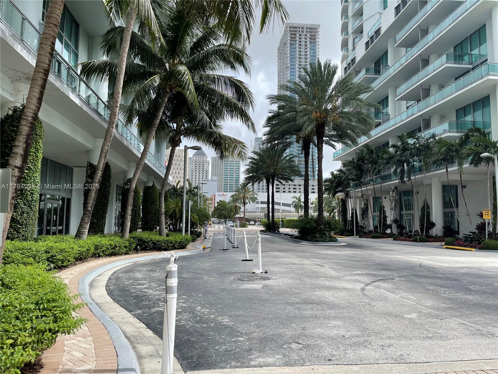 350 S Miami Ave # 2712, Miami FL 33130