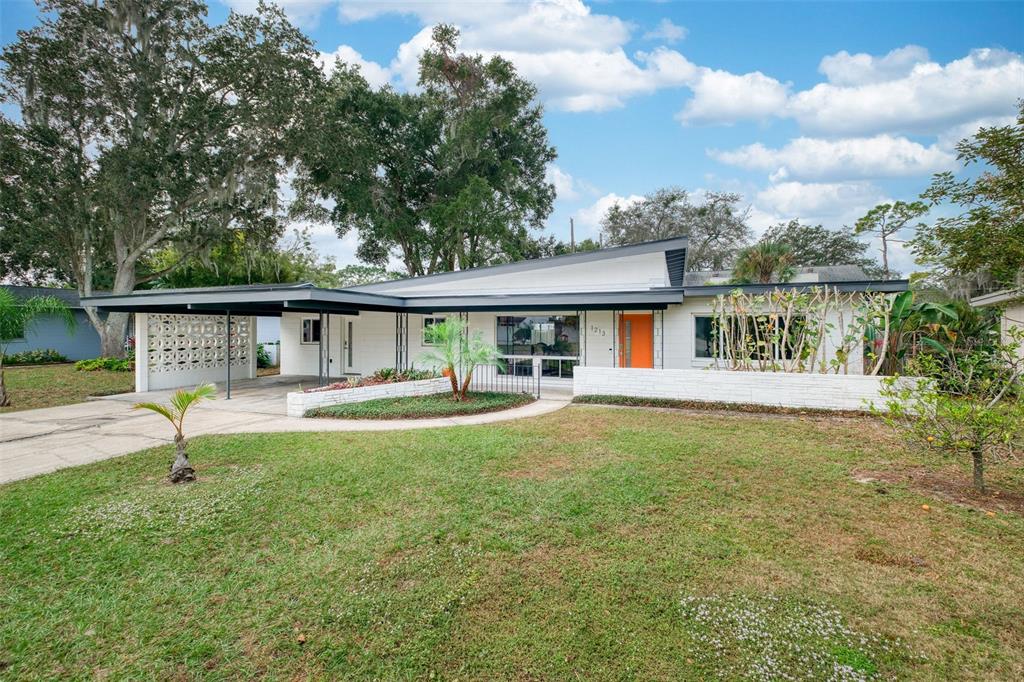 1213 LINDENWOOD LANE