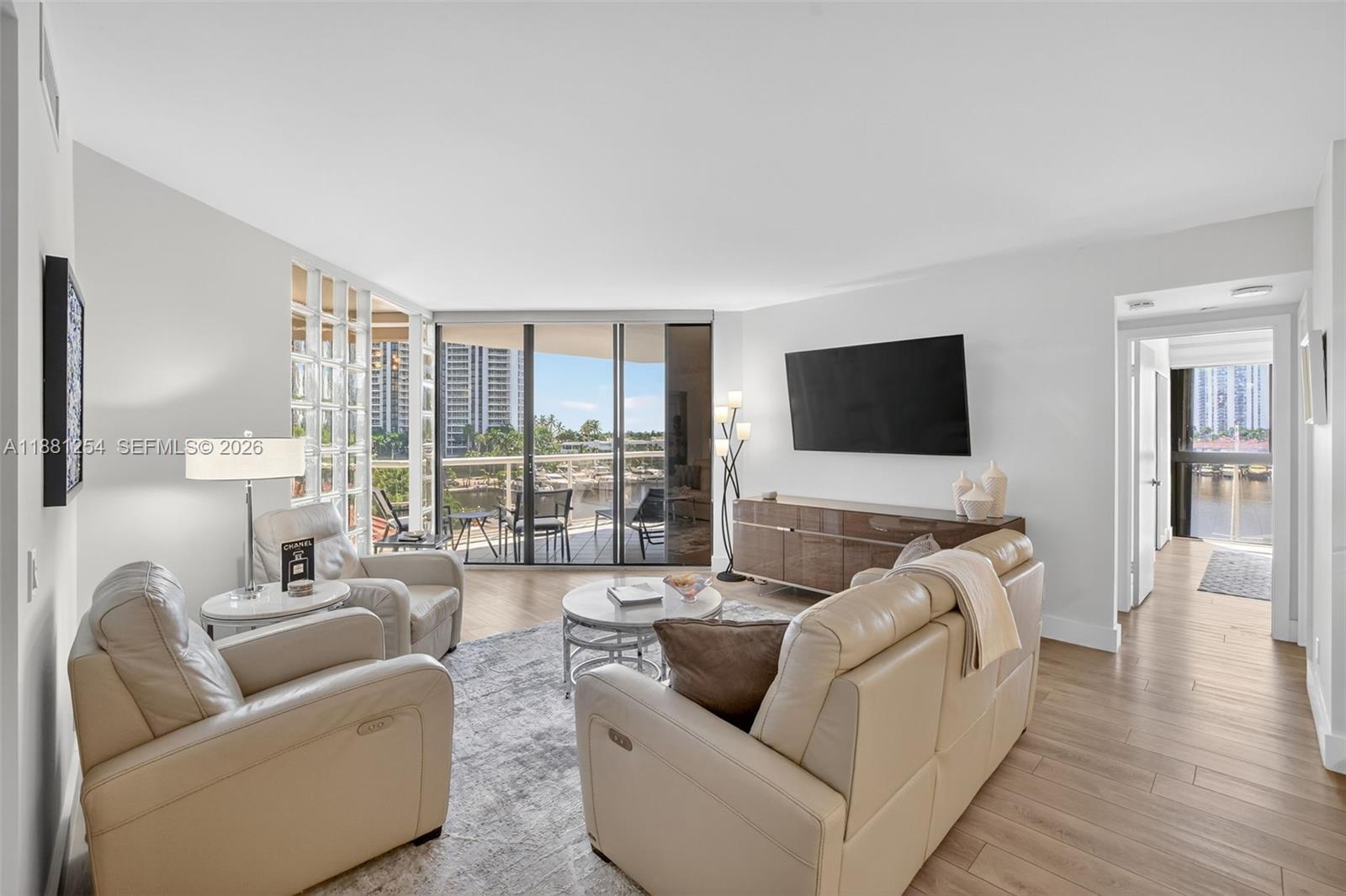 3610 Yacht Club Dr # 508, Aventura FL 33180