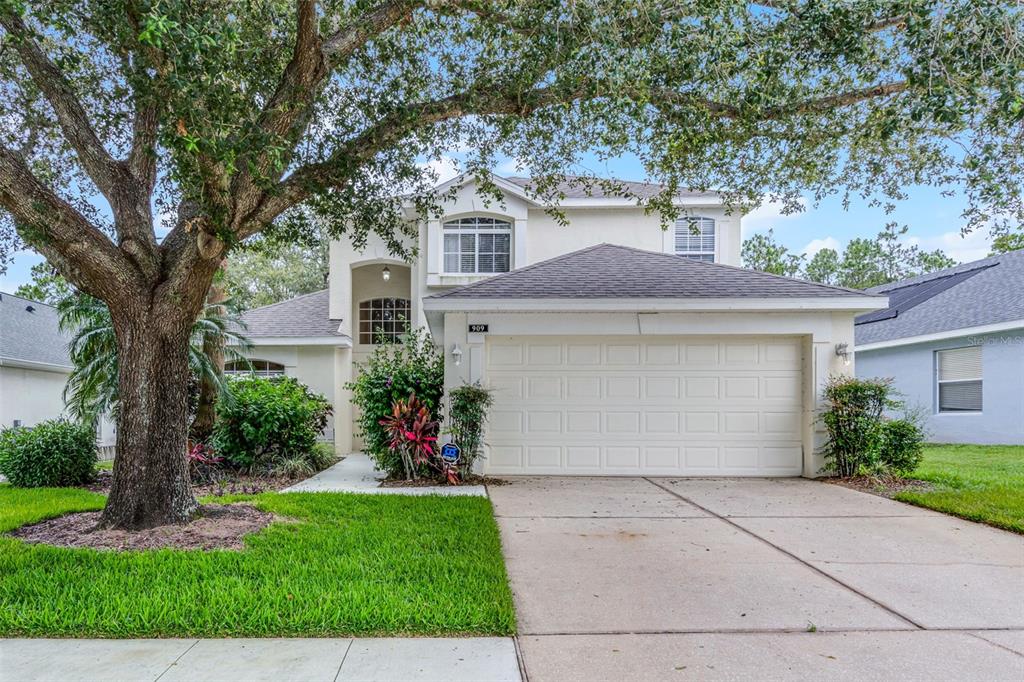 909 TROON CIRCLE