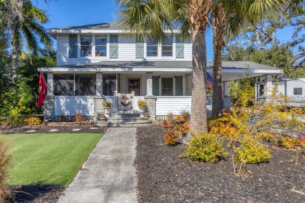 1300 4TH STREET W