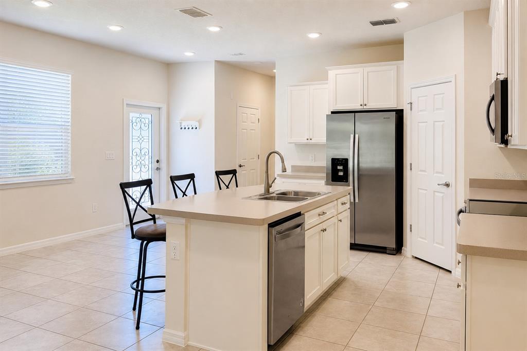 5012 SYLVESTER LOOP, TAMPA, FL — photo 3 of 27