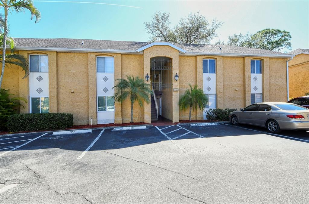 1877 TOUCAN WAY UNIT 400
