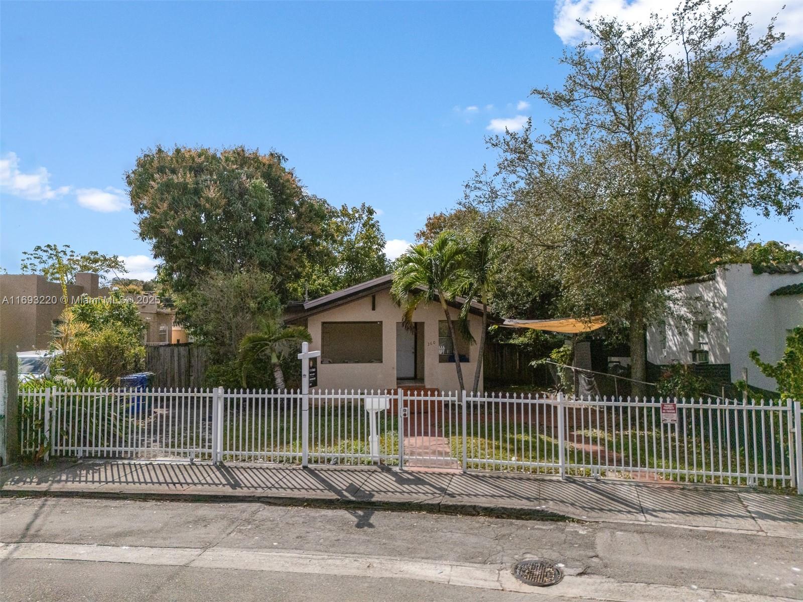 260 NW 34th St, Miami FL 33127