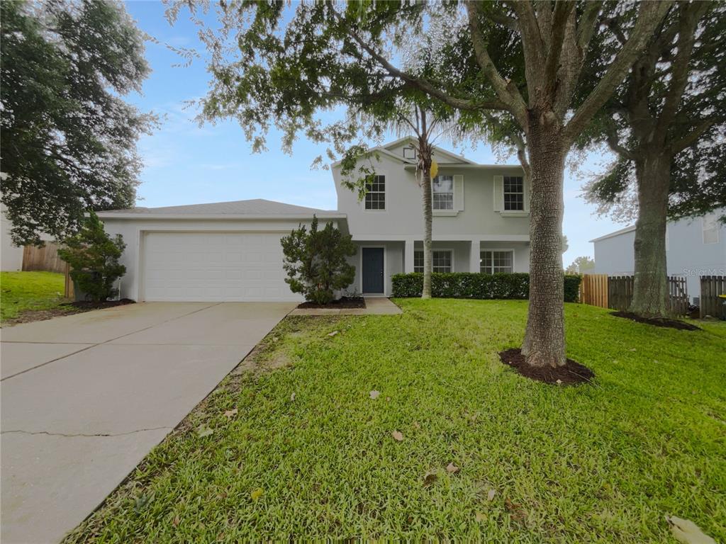 1915 KNOLLCREST DRIVE