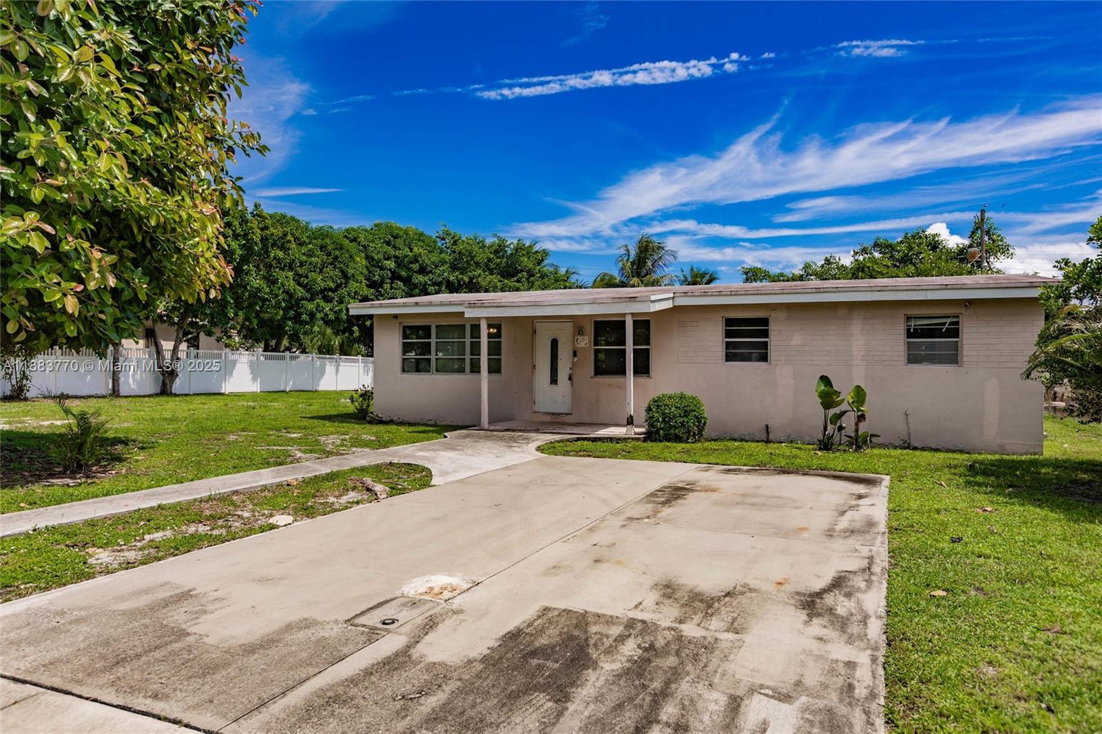 139 NW 12th Ave, Delray Beach FL 33444
