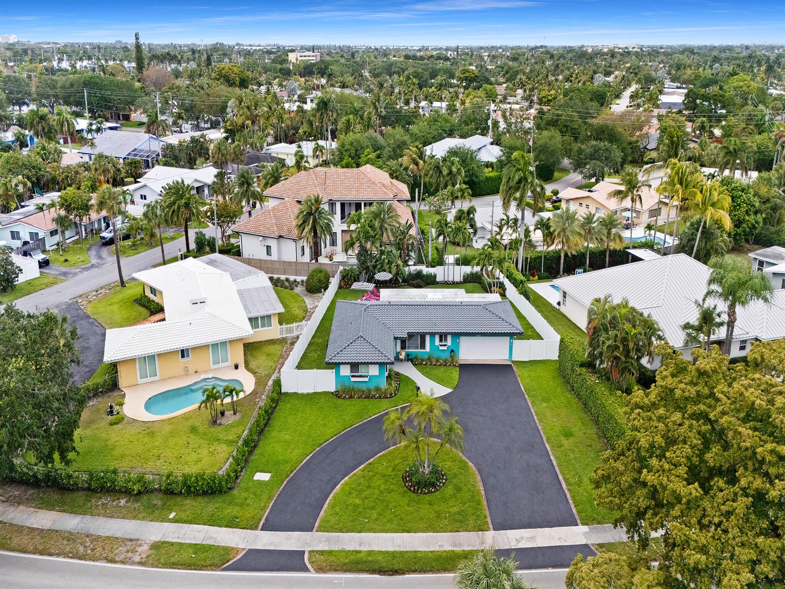 2141 NE 24th Street, Lighthouse Point FL 33064