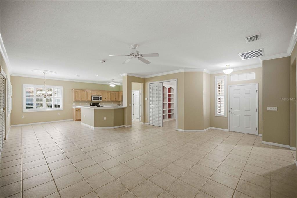 9211 SE 130TH LOOP, SUMMERFIELD, FL — photo 5 of 30