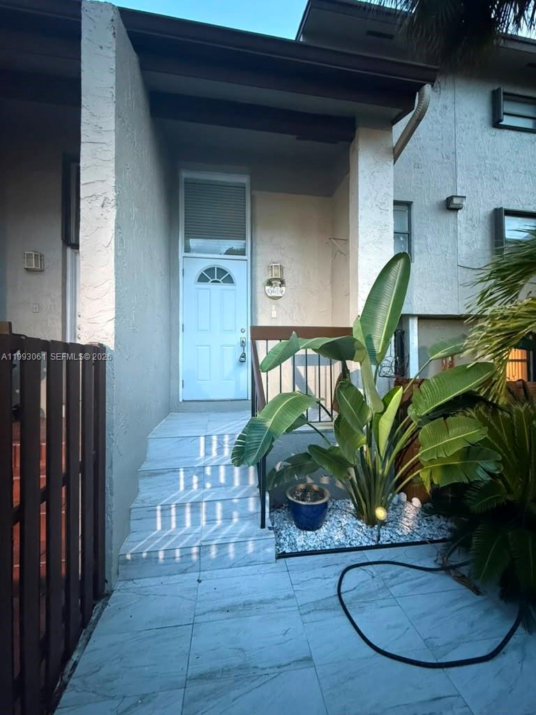 10000 NW 9th St Cir # 11, Miami FL 33172