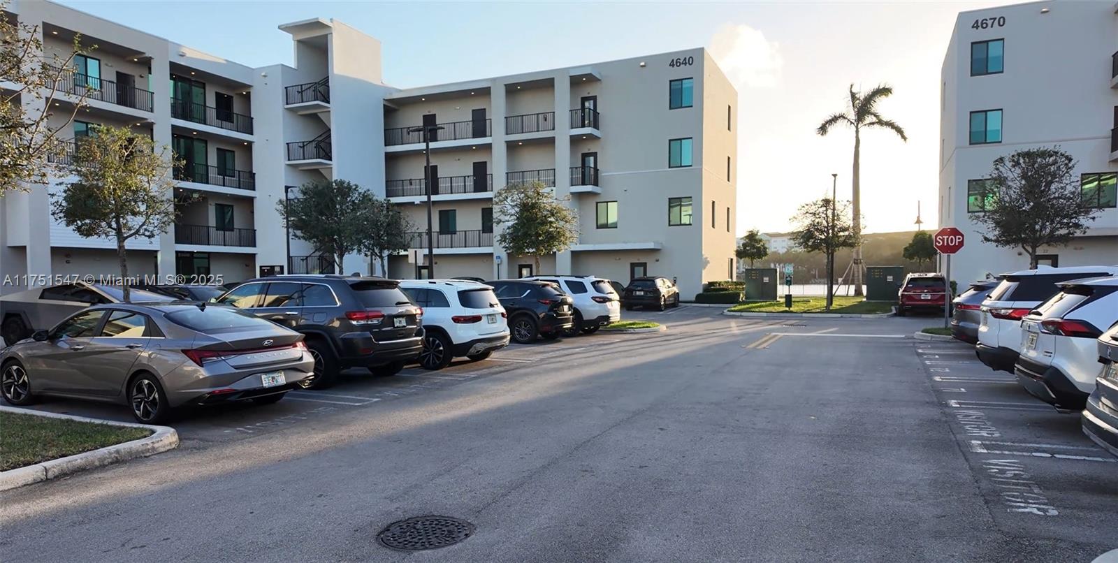 4640 NW 84th Ave # 13, Doral FL 33166