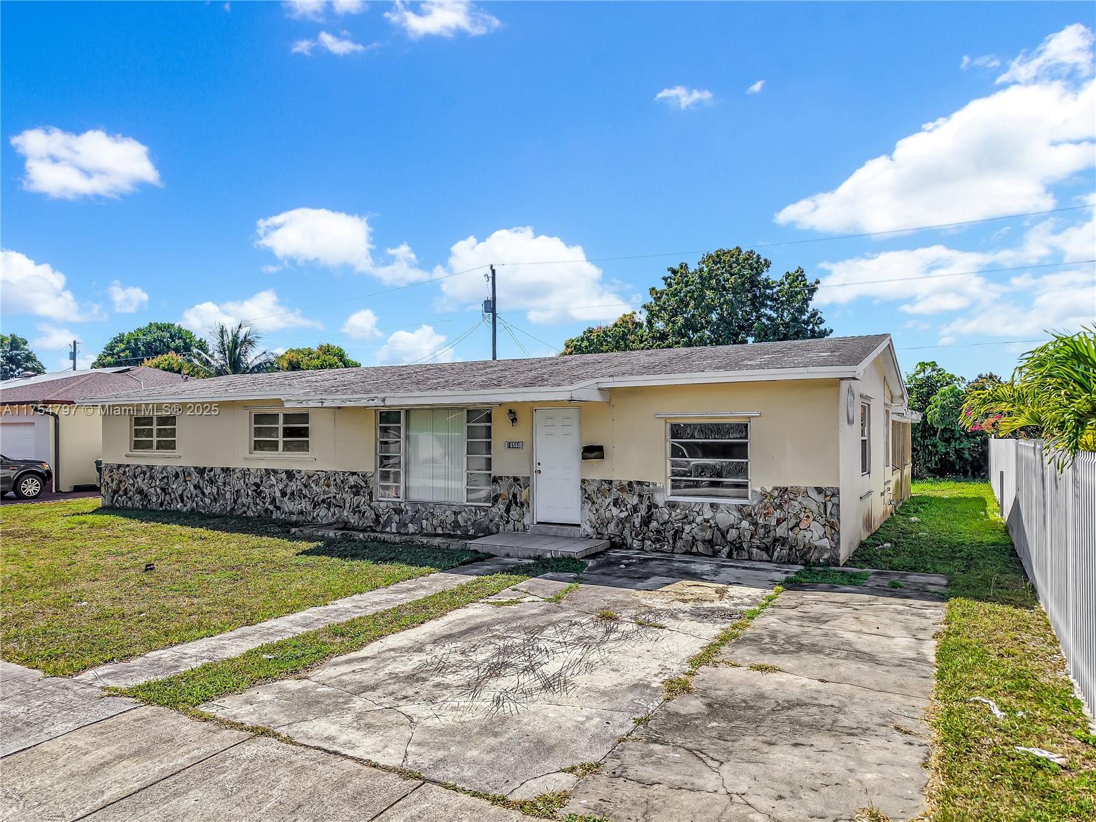 16560 SW 102nd Ct, Miami FL 33157