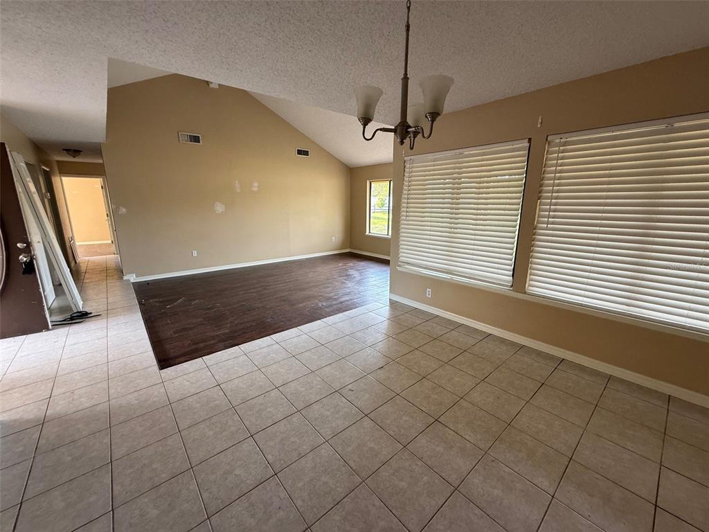 9085 HEATHER BOULEVARD, WEEKI WACHEE, FL — photo 4 of 15
