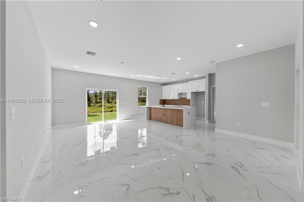 1111 DUTCHESS ST E, Lehigh Acres FL 33974