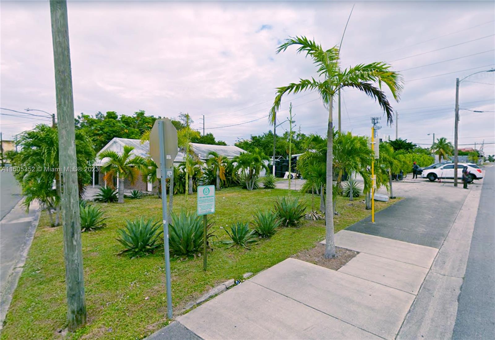 400 1st St, Dania Beach FL 33004