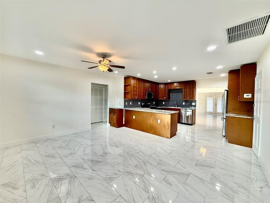 2014 PINEHURST DRIVE, CLEARWATER, FL — photo 2 of 30