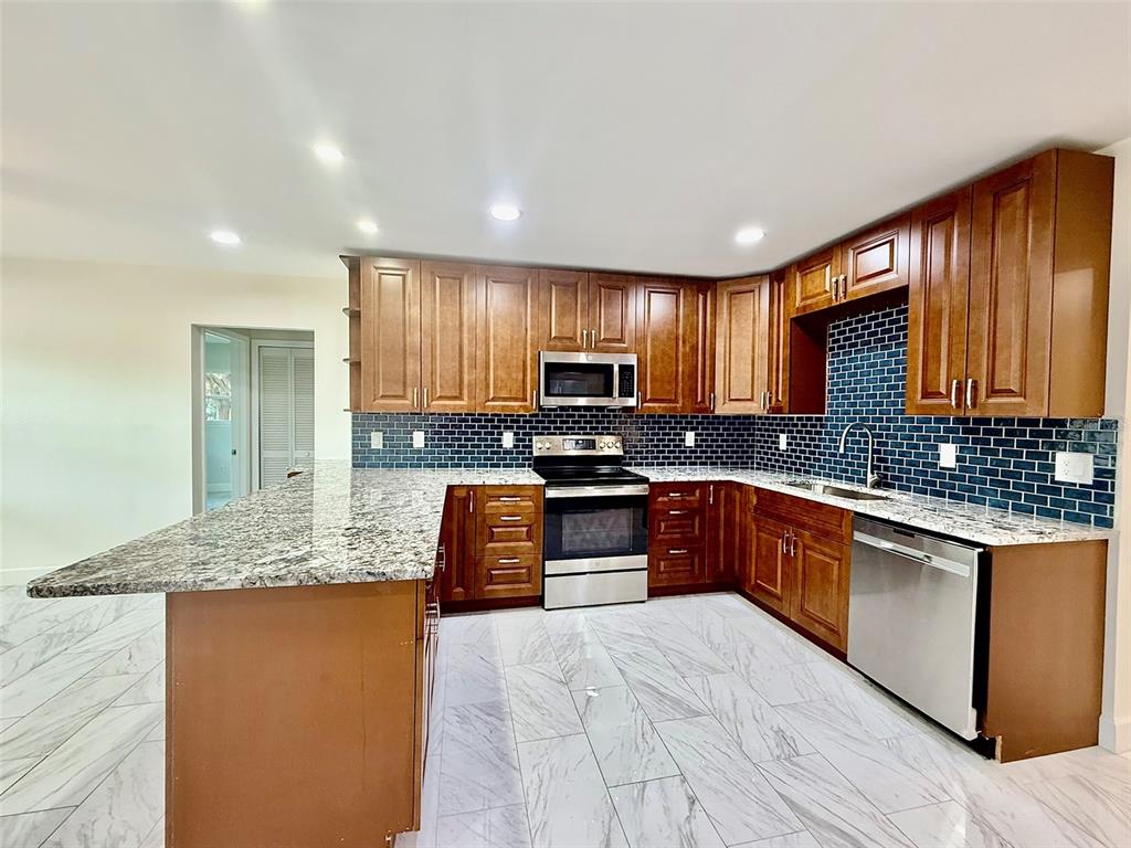 2014 PINEHURST DRIVE, CLEARWATER, FL — photo 4 of 30