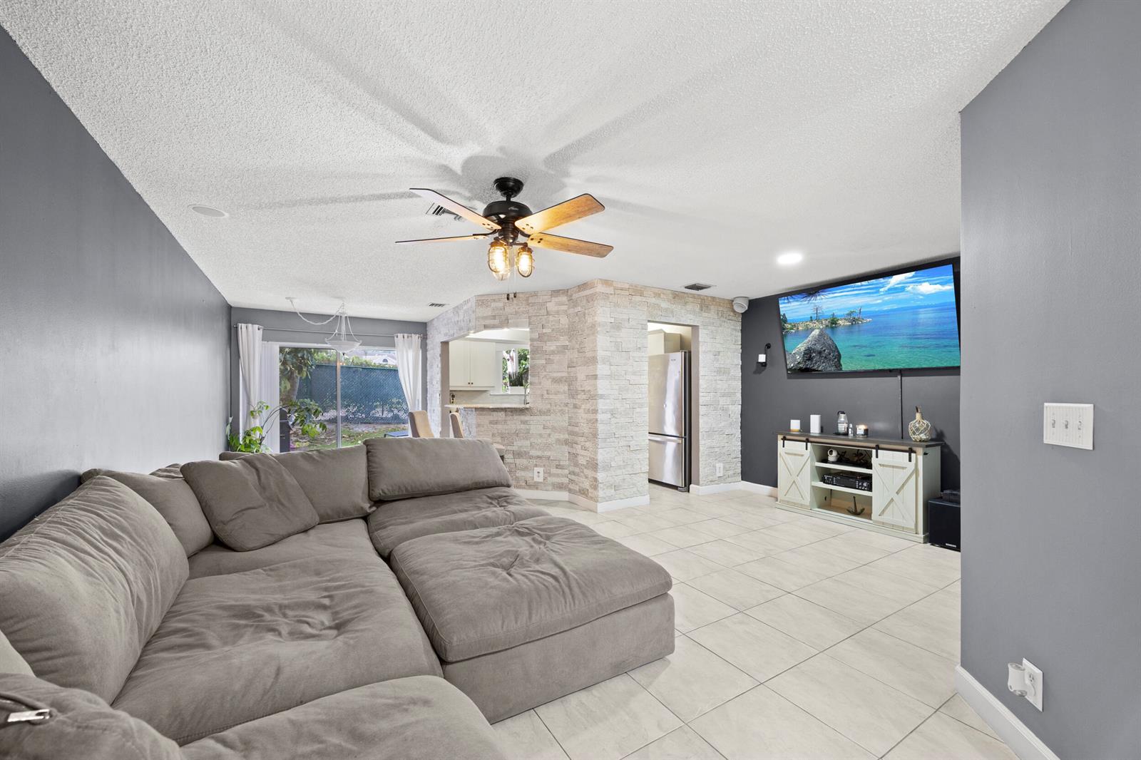 1928 Discovery Circle E, Deerfield Beach FL 33442